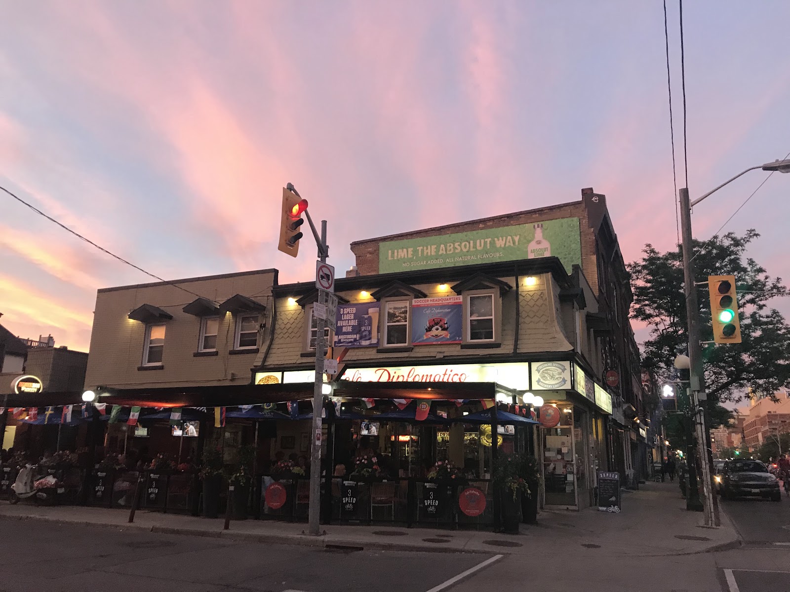 Cafe Diplomatico Restaurant & Pizzeria